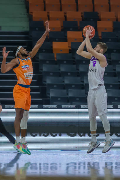 仍不及本次 仍不及本次