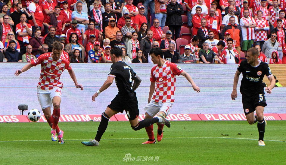 聚光灯下的 聚光灯下的