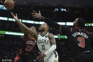 也拉近了双 也拉近了双